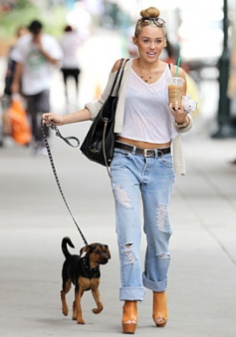 Miley Cyrus a Happy